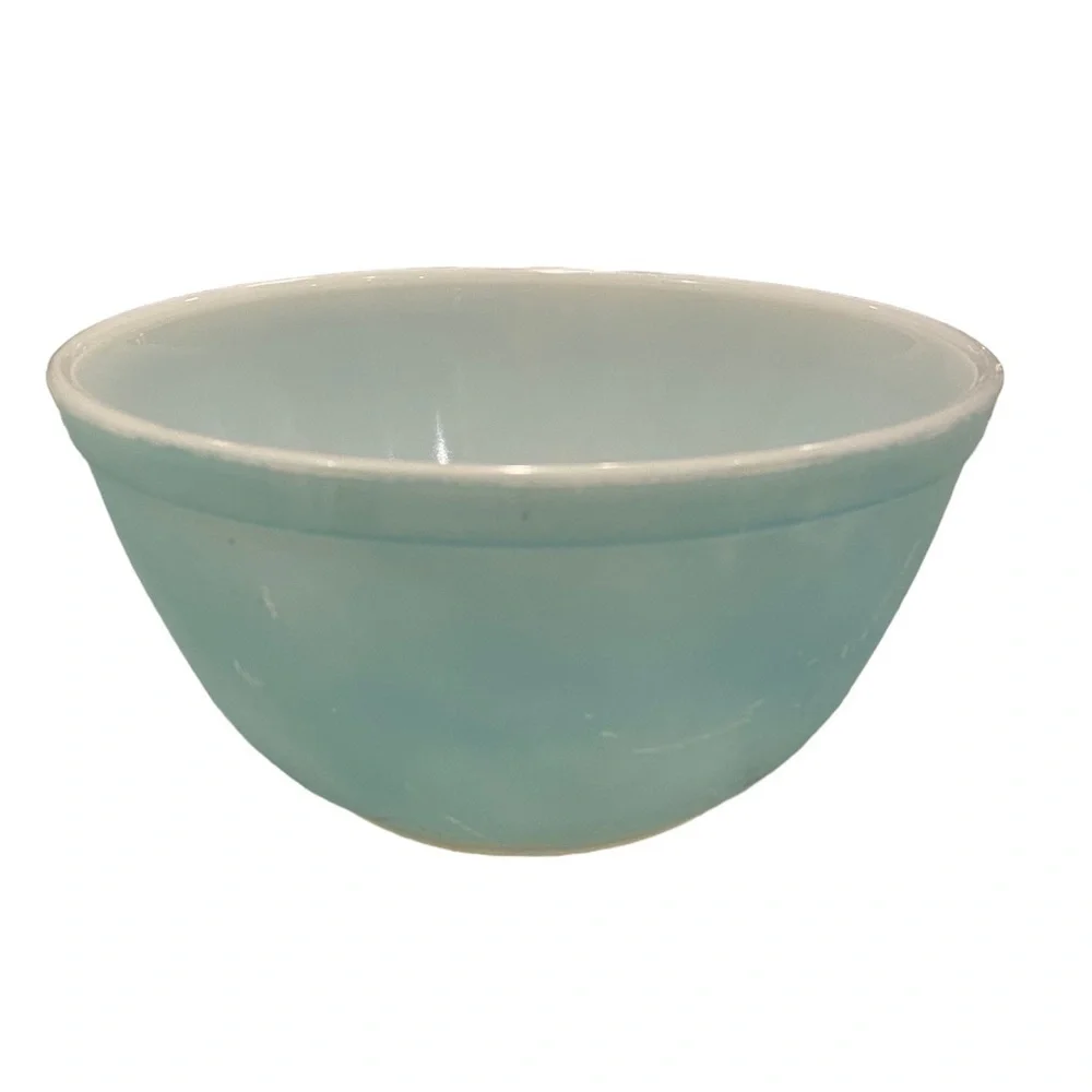 Pyrex Robin’s Egg Turquoise Blue Mixing Bowl 402 1.5 Quart Mid Century Modern